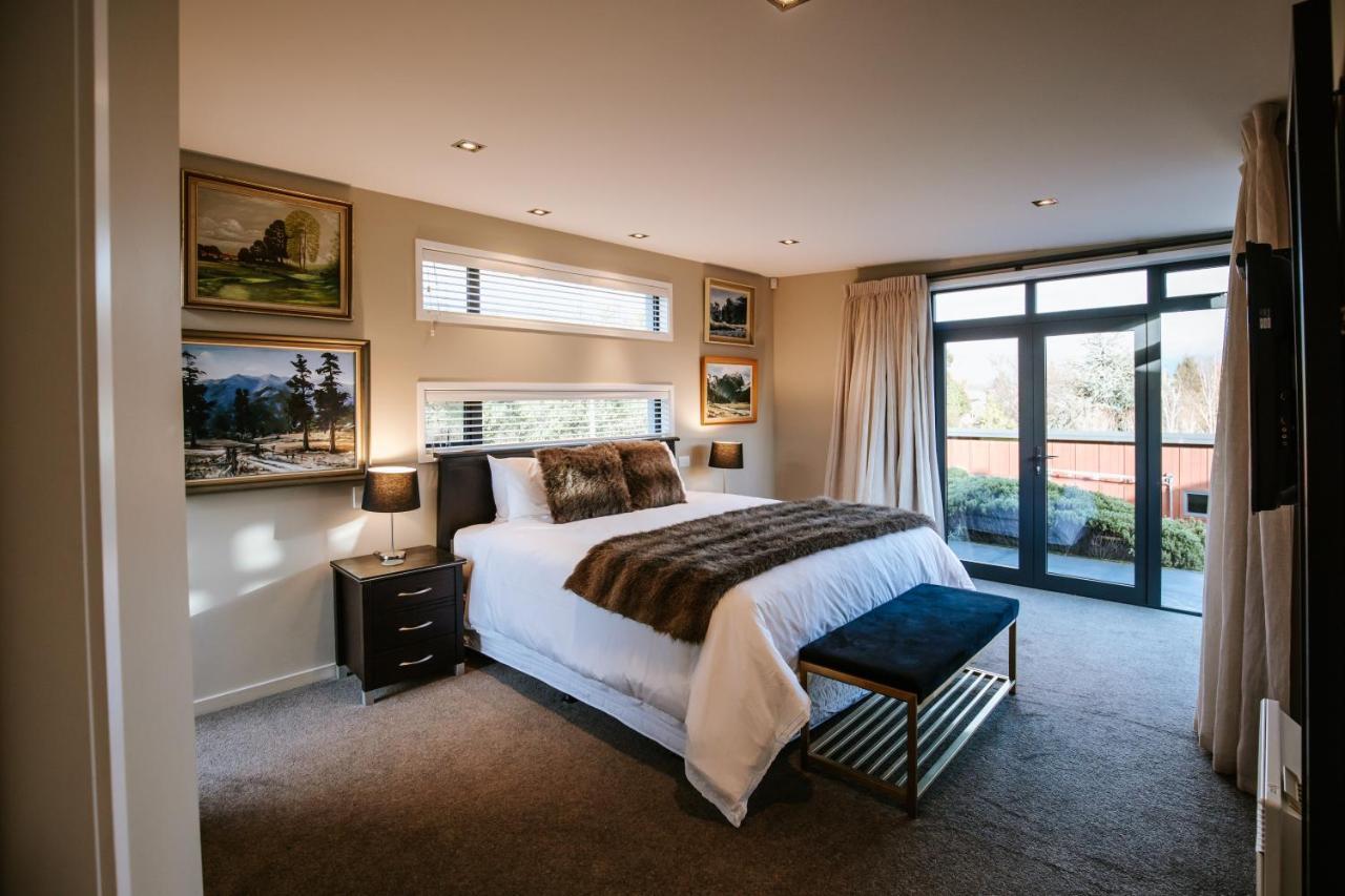 Mt Gold Retreat - Sleeps 8 - Spa Pool - Tennis Court Wanaka Bagian luar foto
